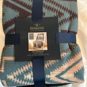 New w/ tags - Pendleton, reversible, 50"x70" throw blanket